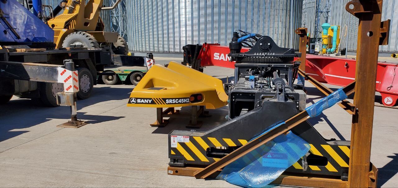 Сборка и ввод в эксплуатацию контейнерного перегружателя-ричстакера SANY SRSC45H2