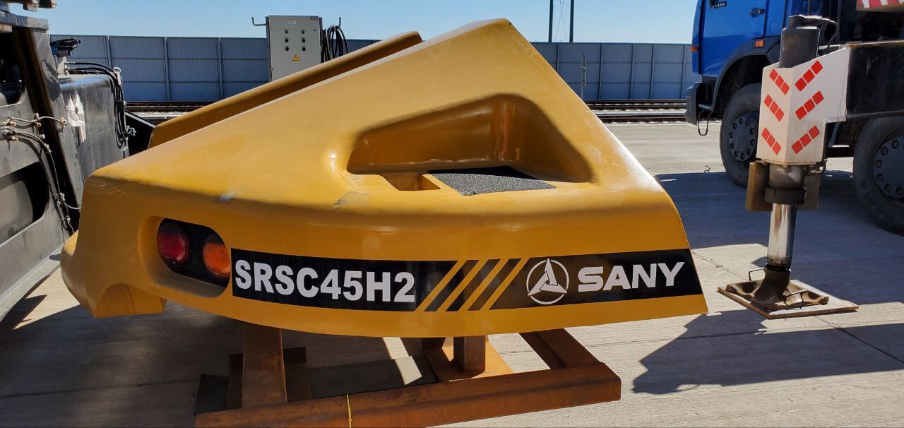 Сборка и ввод в эксплуатацию контейнерного перегружателя-ричстакера SANY SRSC45H2