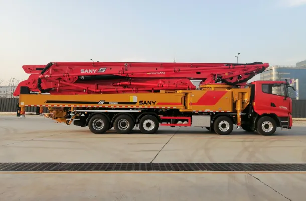 "SANY Red" делает горизонт Сингапура ярче!